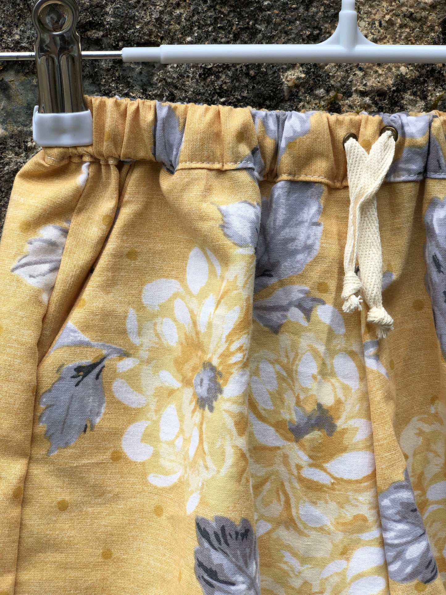 3 year old trousers (flowers)