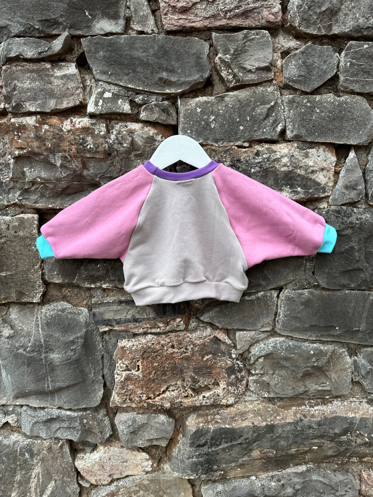 New born, Raglan boxy fit sweatshirt