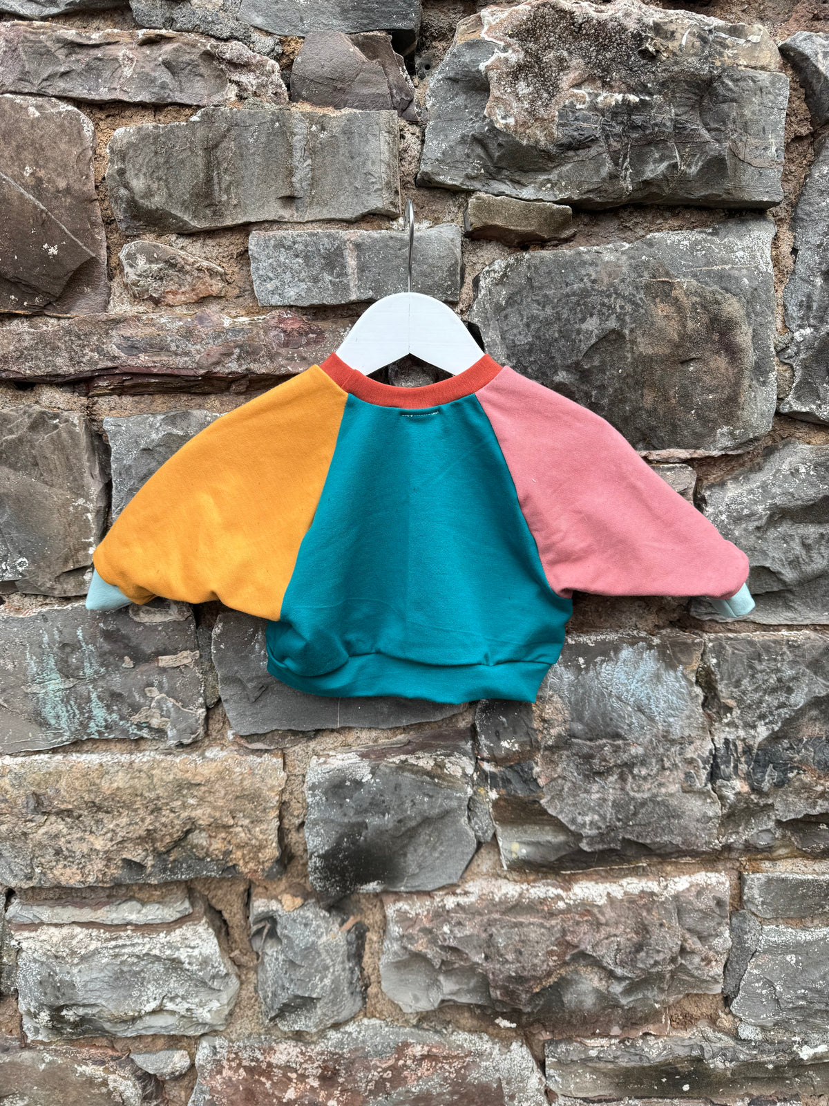 New born, Raglan boxy fit sweatshirt