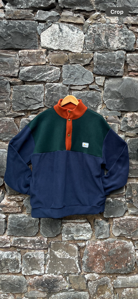 Adult Sweatshirt with pockets buttons