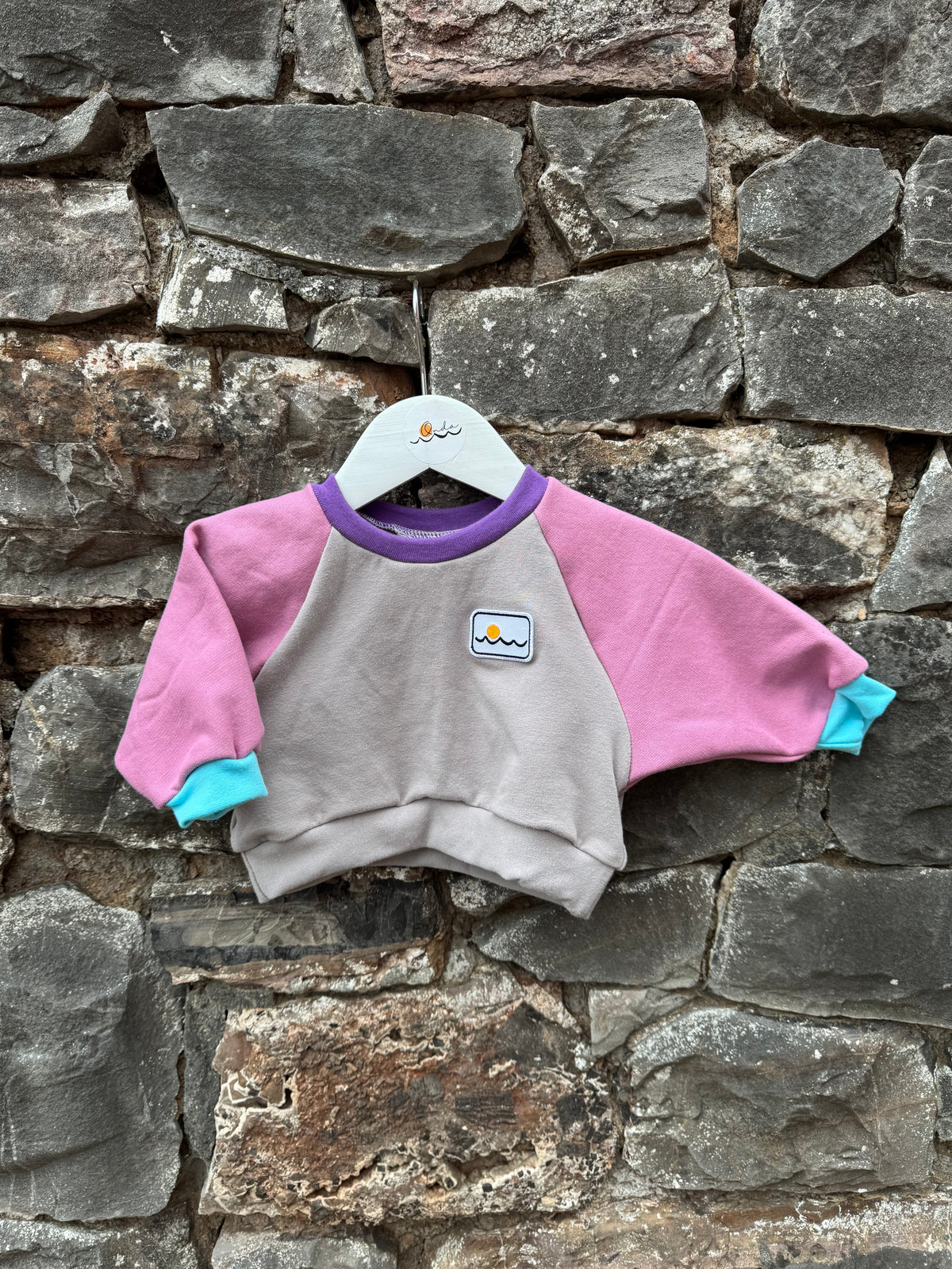 New born, Raglan boxy fit sweatshirt